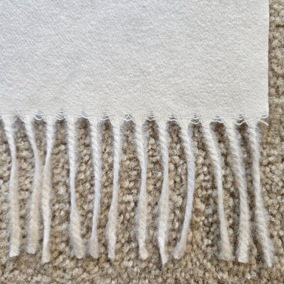 NWOT Ivory Scarf with Gold Embroidery Indian Bollywood Paisley Chain Link - Picture 9 of 14